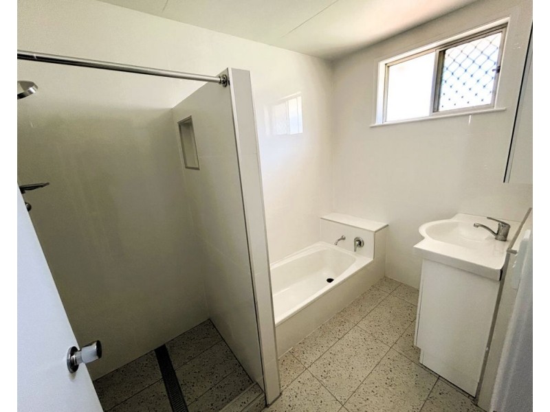 39 Paradise Street, Harristown QLD 4350