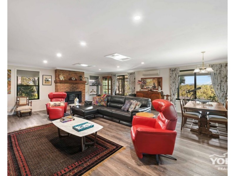 81 Larnook Street, Upper Lockyer QLD 4352