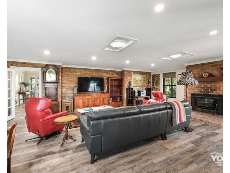 81 Larnook Street, Upper Lockyer QLD 4352