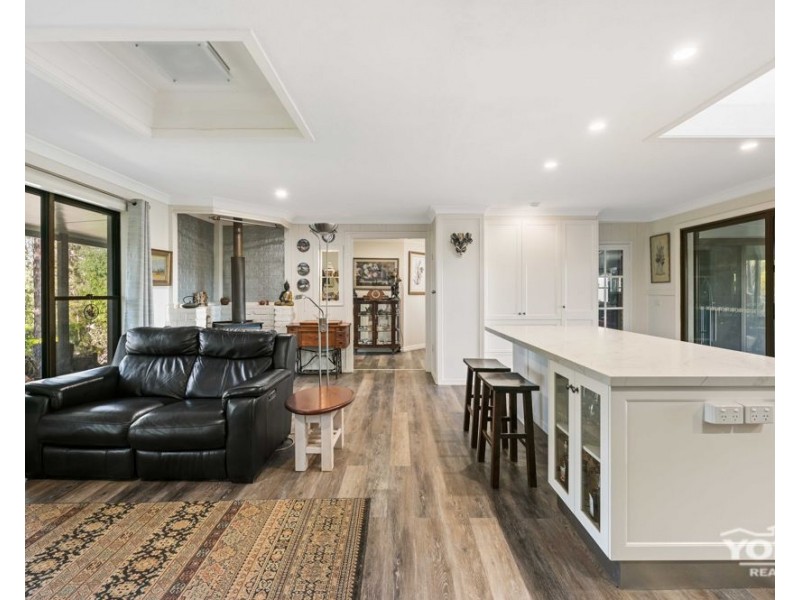 81 Larnook Street, Upper Lockyer QLD 4352