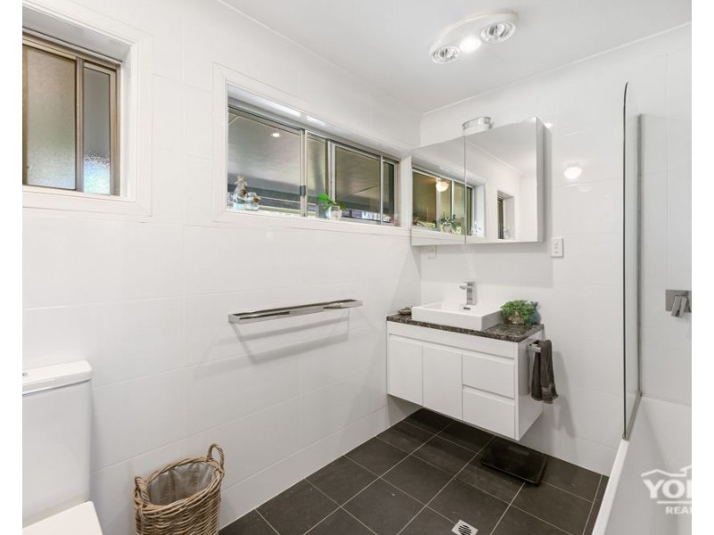 81 Larnook Street, Upper Lockyer QLD 4352