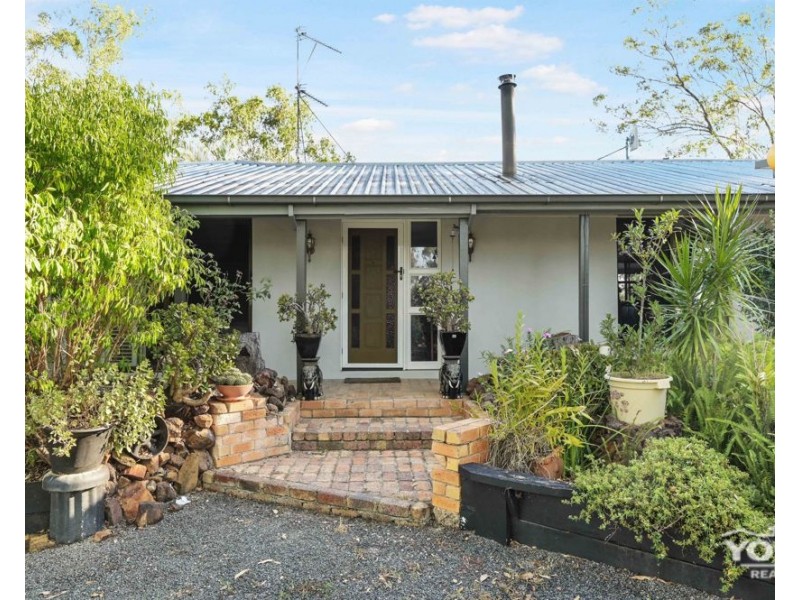 81 Larnook Street, Upper Lockyer QLD 4352