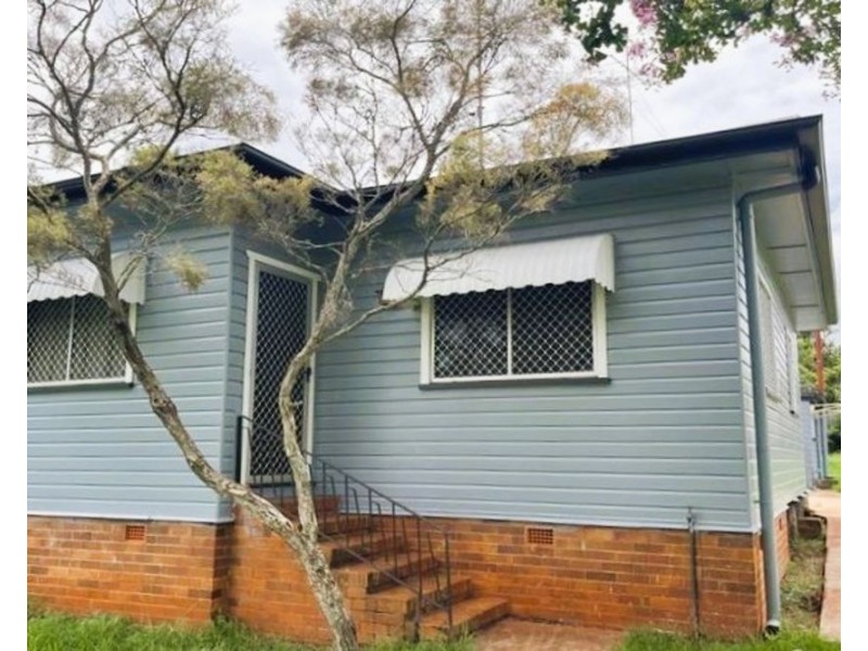 24 Loudon Street, South Toowoomba QLD 4350