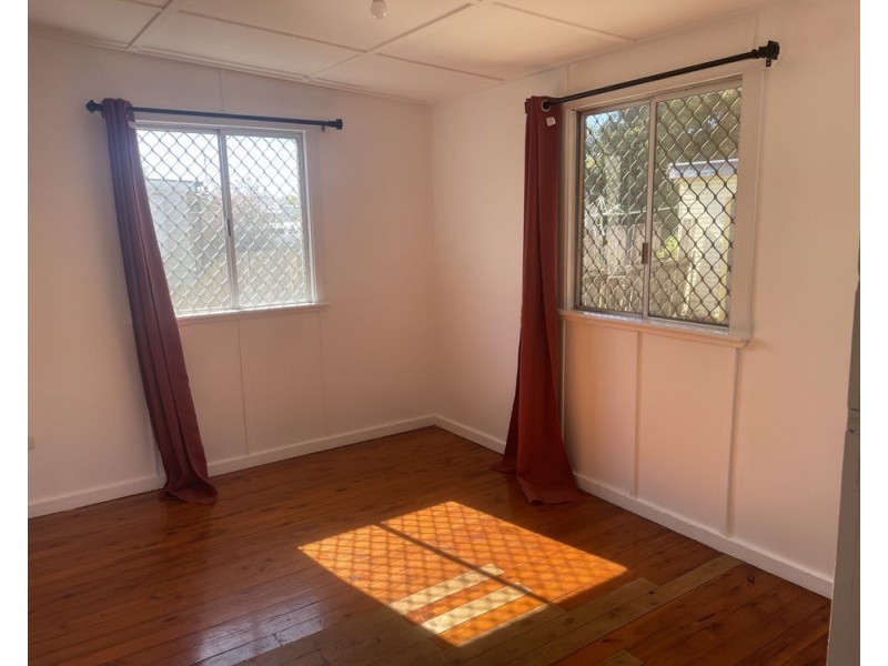 24 Loudon Street, South Toowoomba QLD 4350