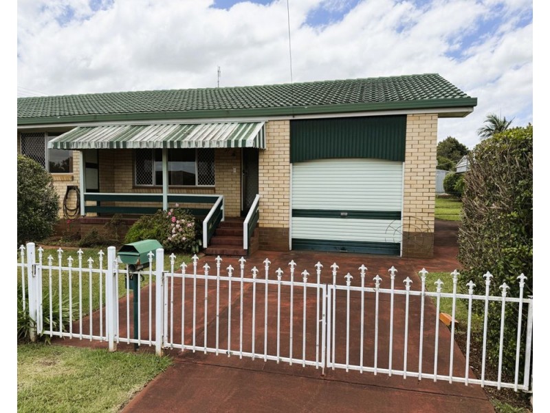 18 Hinton Street, Wilsonton QLD 4350