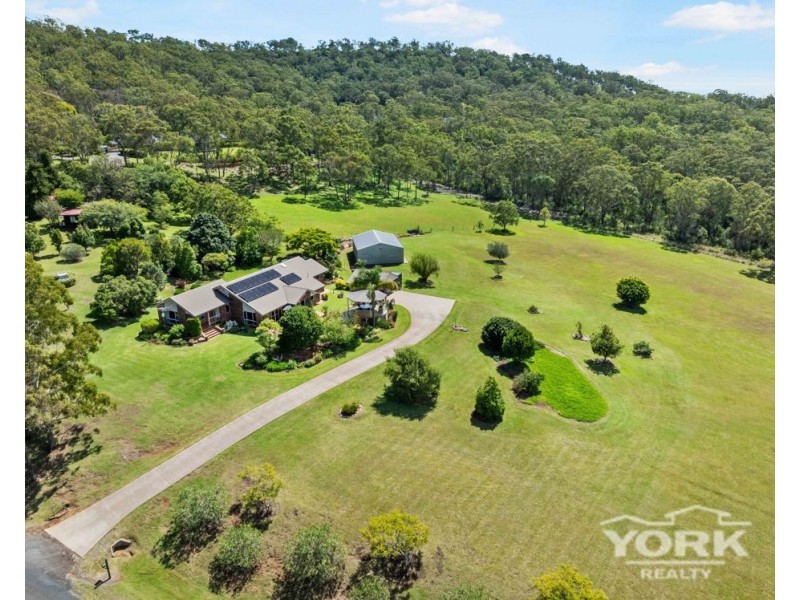 15 Manteit Court, Mount Rascal QLD 4350