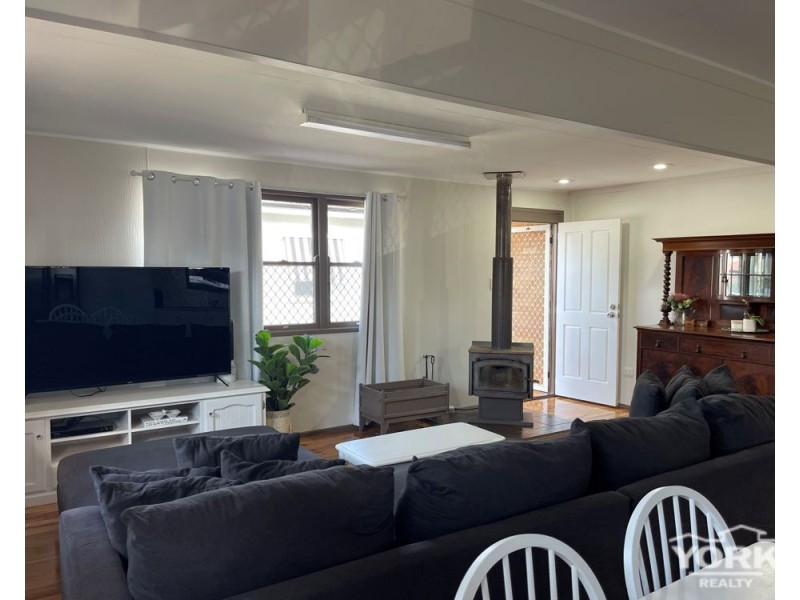 46a Wallace Street, Newtown QLD 4350