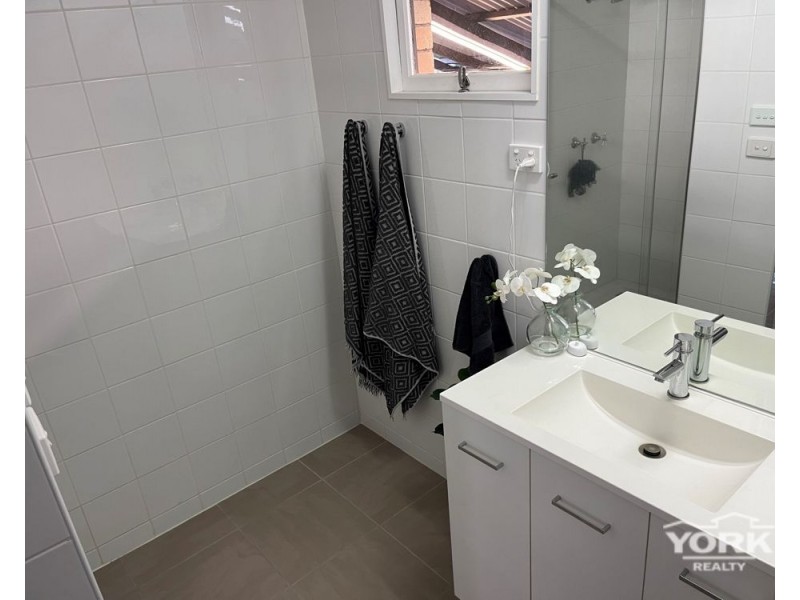 46a Wallace Street, Newtown QLD 4350