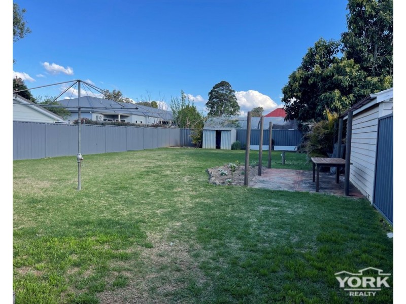 46a Wallace Street, Newtown QLD 4350