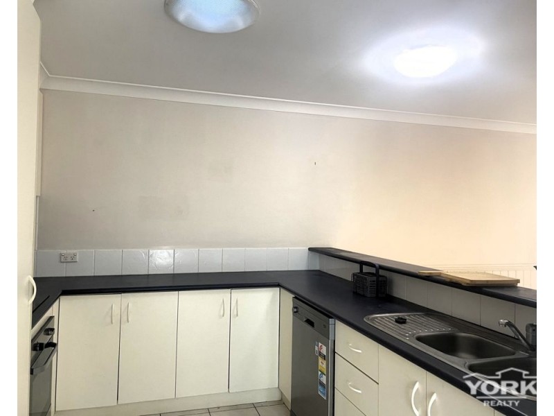 2/6a Ida Street, South Toowoomba QLD 4350