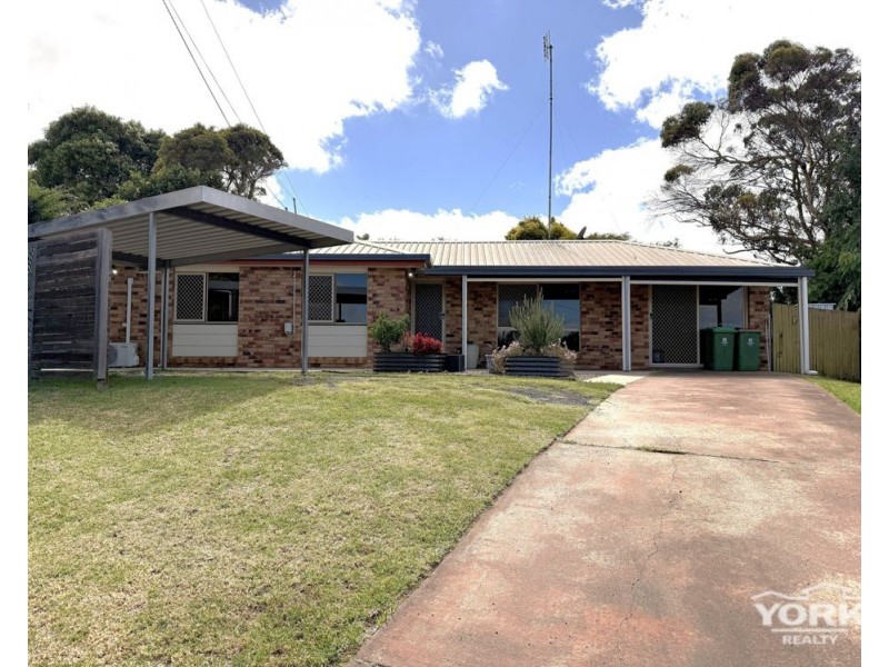 1 Bhutan Court, Newtown QLD 4350