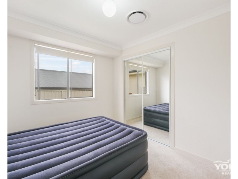 2/3 Minnett Street, Glenvale QLD 4350