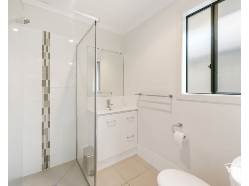 2/3 Minnett Street, Glenvale QLD 4350