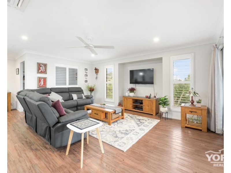 20 Rosella Gardens Drive, Meringandan West QLD 4352