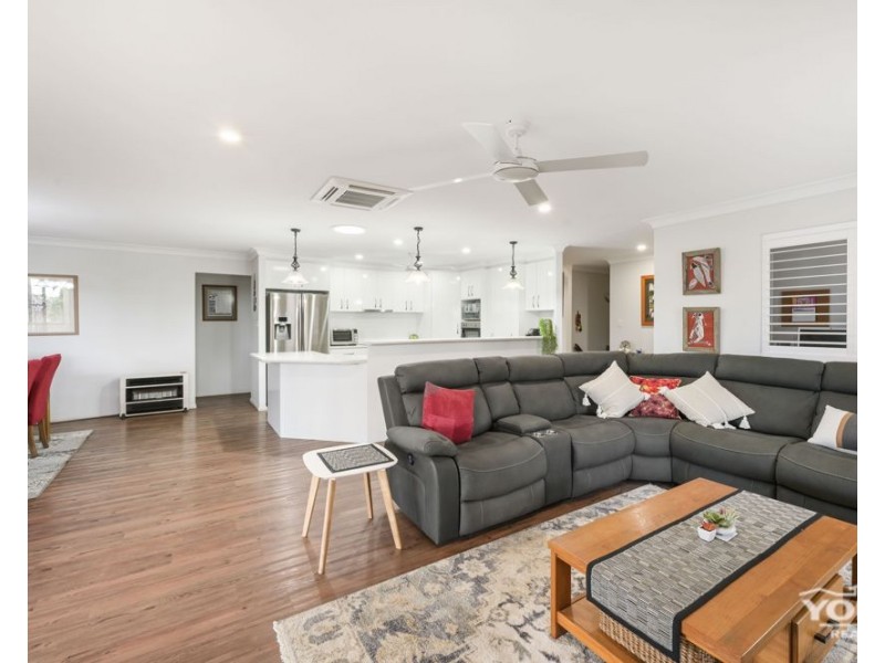 20 Rosella Gardens Drive, Meringandan West QLD 4352