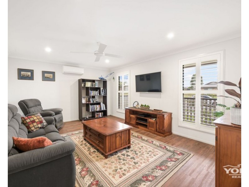 20 Rosella Gardens Drive, Meringandan West QLD 4352