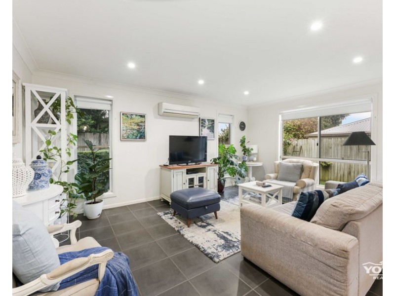 1/33 Bouganvillea Drive, Middle Ridge QLD 4350