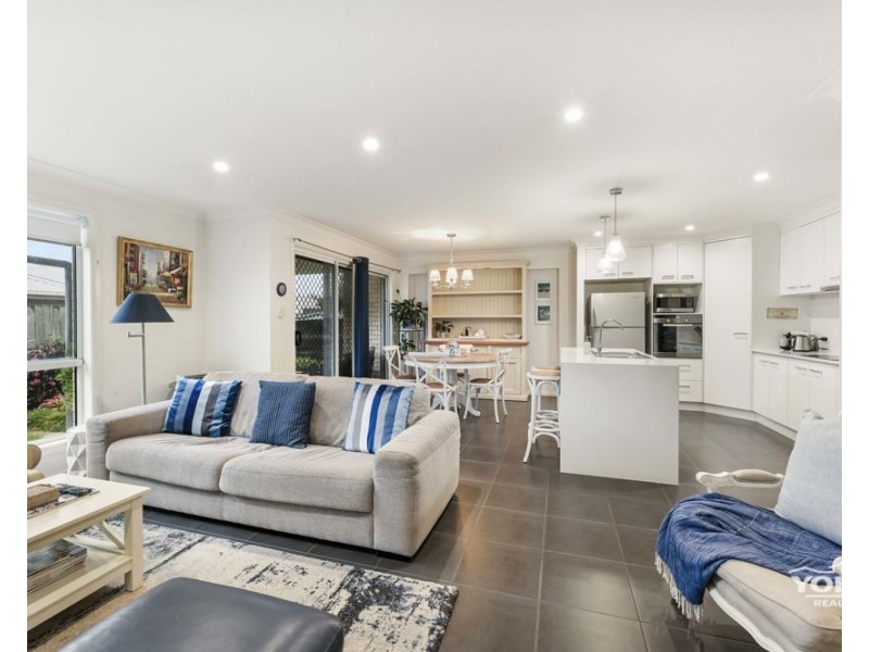 1/33 Bouganvillea Drive, Middle Ridge QLD 4350