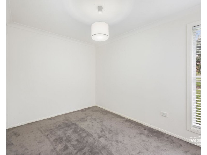 1/33 Bouganvillea Drive, Middle Ridge QLD 4350