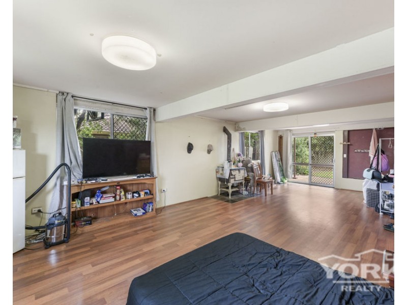 32 McFarlane Street, Wilsonton QLD 4350