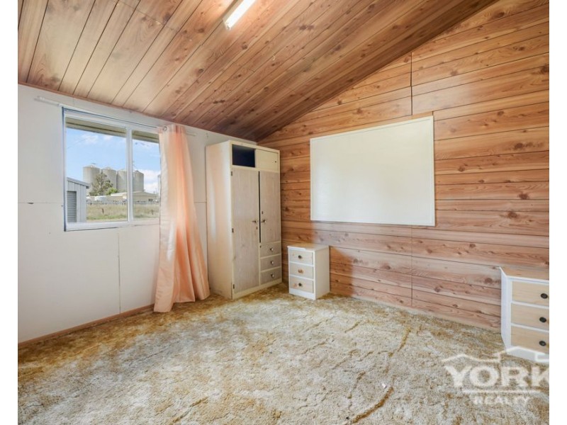 37 Logan Road, Clifton QLD 4361