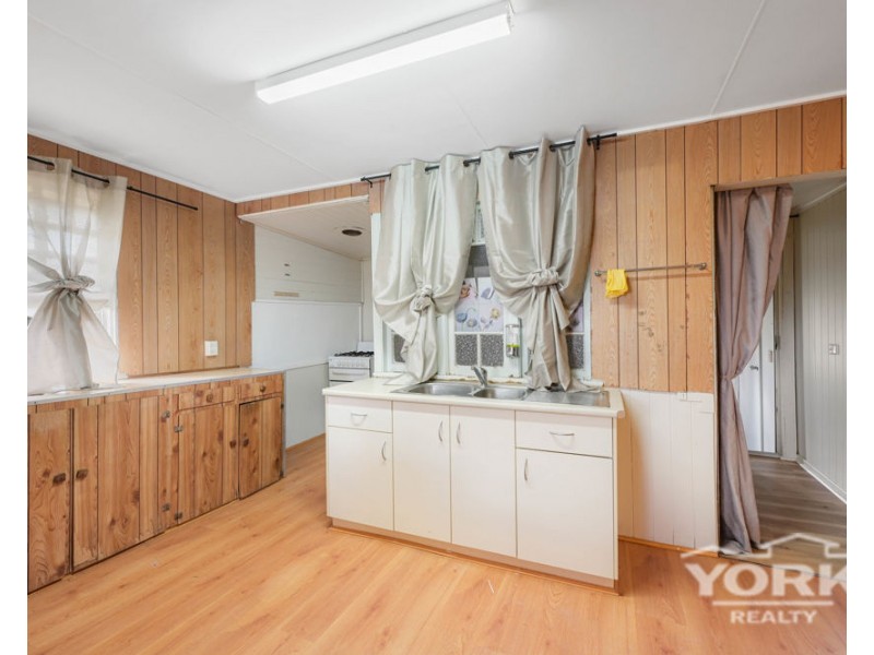 37 Logan Road, Clifton QLD 4361