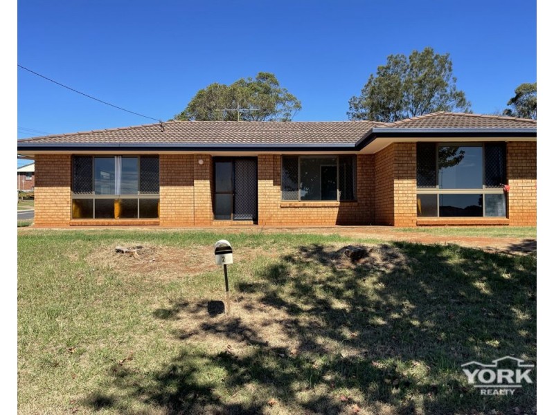 2 Champagne Crescent, Wilsonton Heights QLD 4350