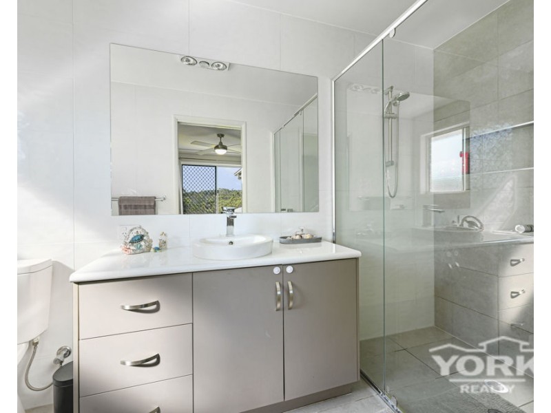 7 Lydia Place, Top Camp QLD 4350