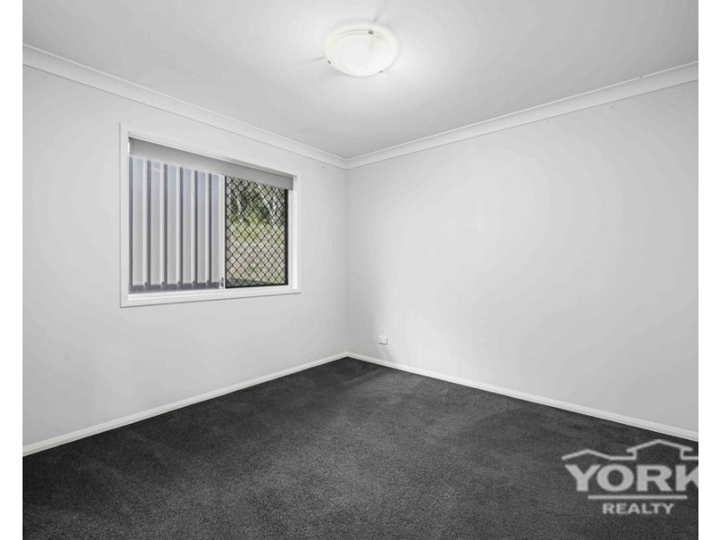 7 Lydia Place, Top Camp QLD 4350