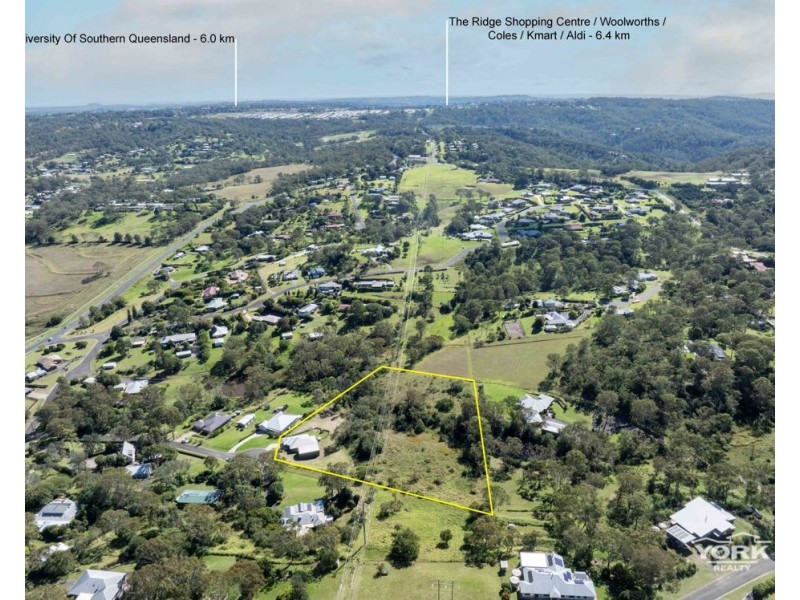 7 Lydia Place, Top Camp QLD 4350