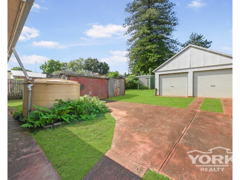 10 Kenneth Street, North Toowoomba QLD 4350