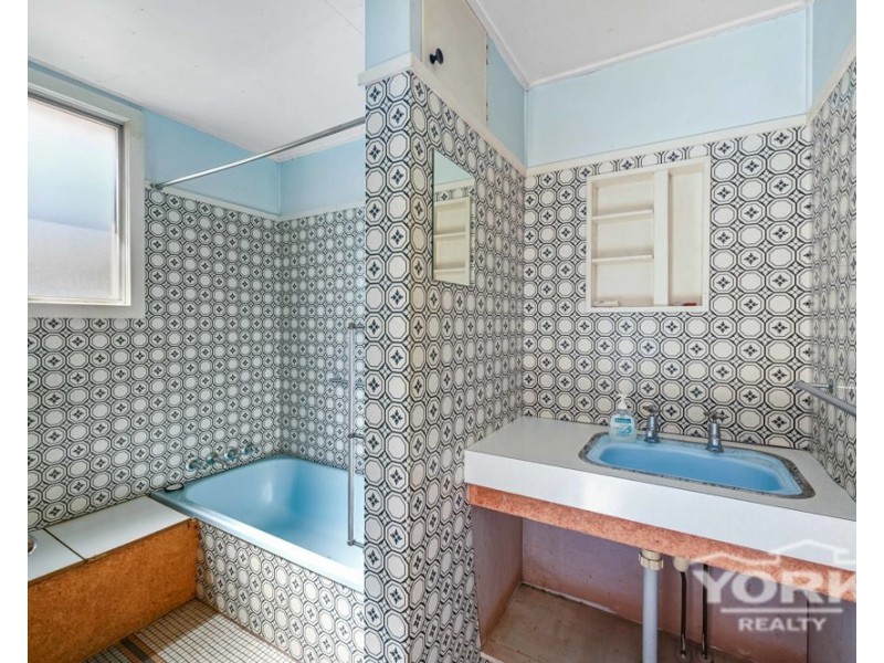 10 Kenneth Street, North Toowoomba QLD 4350
