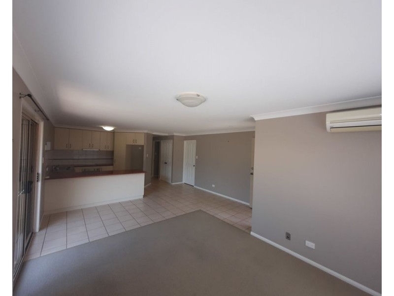 2/86 South Street, Rangeville QLD 4350