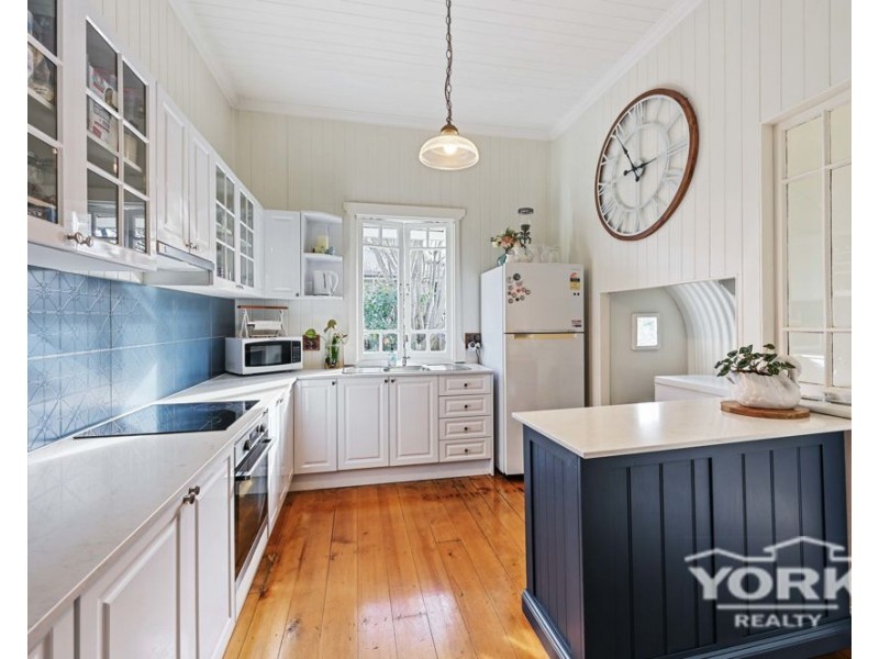 129 Hill Street, Newtown QLD 4350