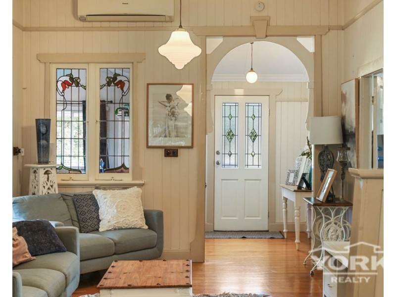 129 Hill Street, Newtown QLD 4350