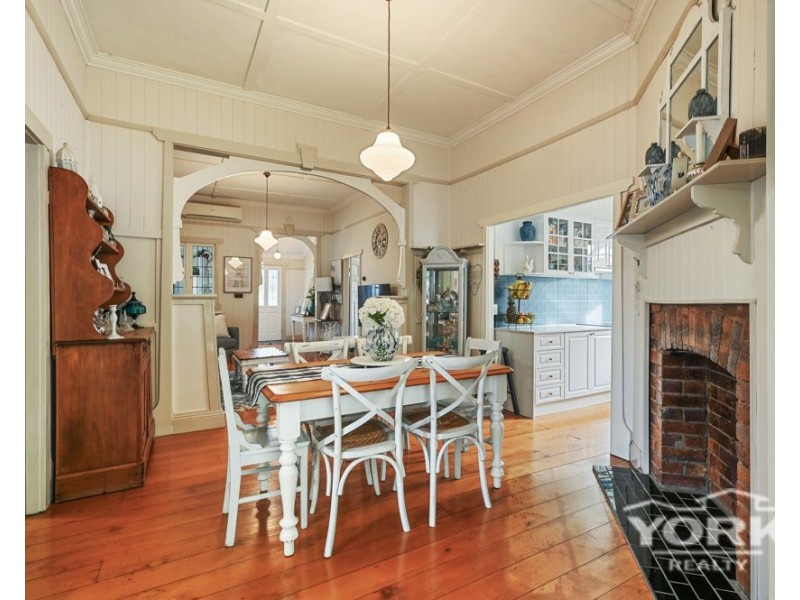 129 Hill Street, Newtown QLD 4350