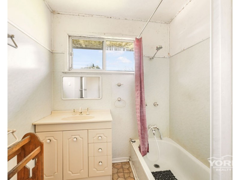 30 Vanity Street, Rockville QLD 4350