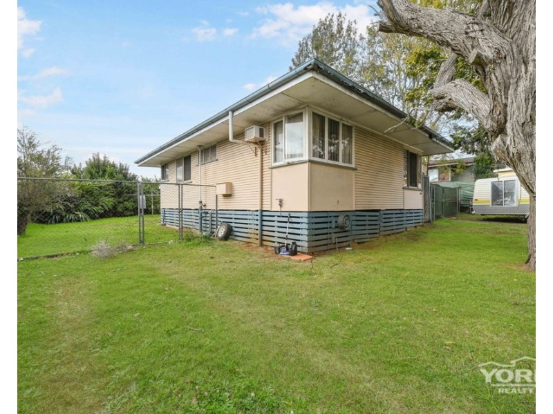 330 Tor Street, Newtown QLD 4350