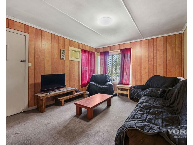 330 Tor Street, Newtown QLD 4350