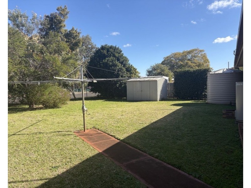 46 Lotus Cres, Centenary Heights QLD 4350
