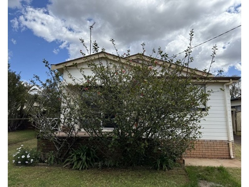 447 Tor Street, Newtown QLD 4350