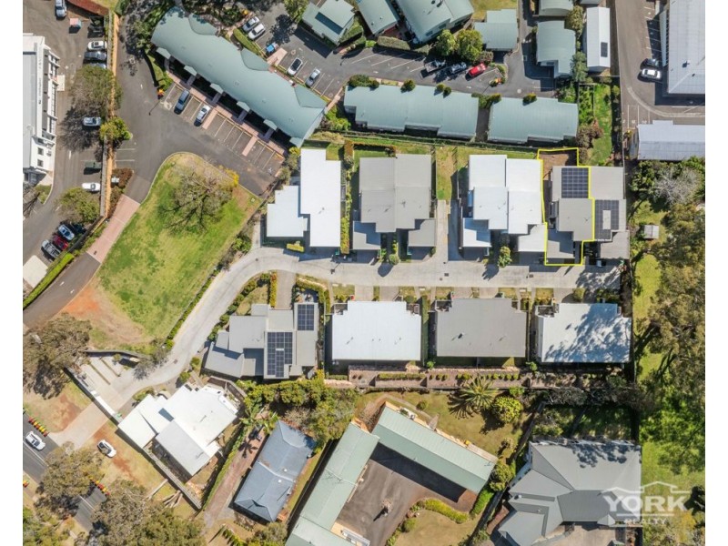 16/18 Tourist Road, East Toowoomba QLD 4350
