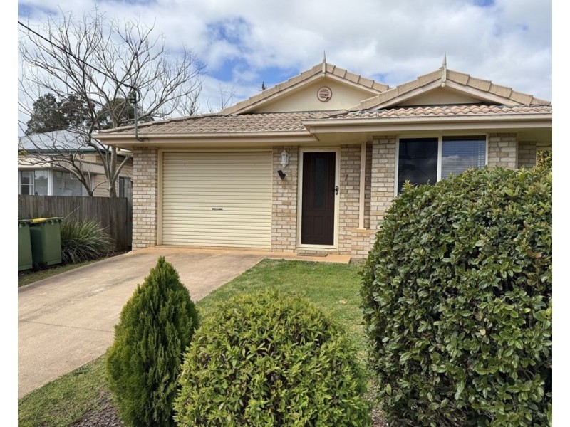 1/42 Gordon Avenue, Newtown QLD 4350