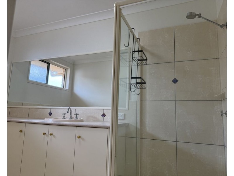 1/42 Gordon Avenue, Newtown QLD 4350