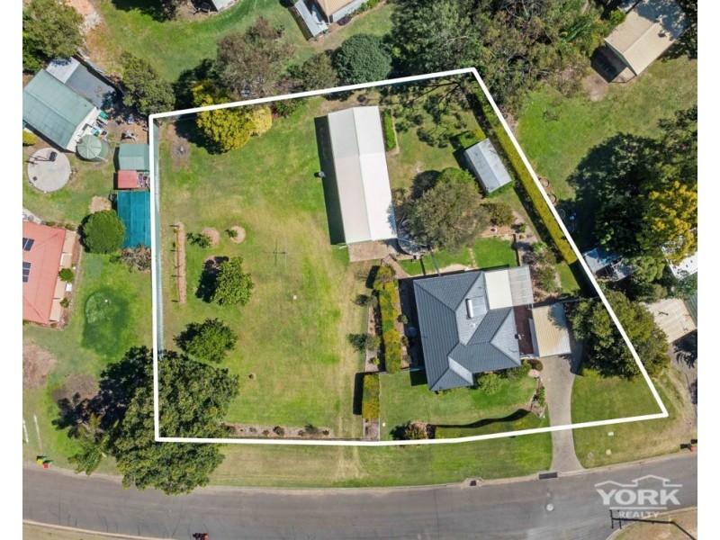 11 Stewart Street, Withcott QLD 4352