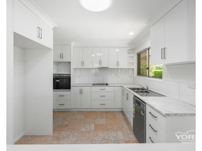 11 Stewart Street, Withcott QLD 4352
