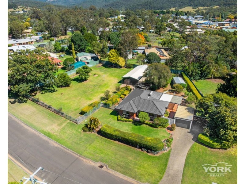 11 Stewart Street, Withcott QLD 4352