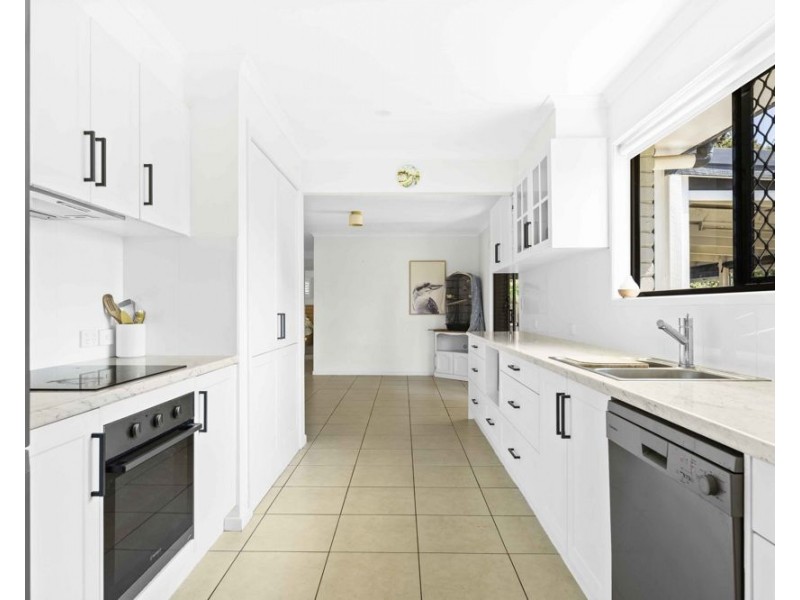10532 New England Highway, Highfields QLD 4352