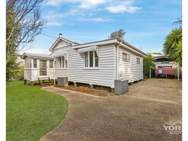 144 Hill Street, Newtown QLD 4350