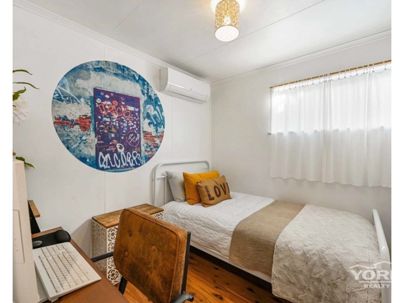 144 Hill Street, Newtown QLD 4350